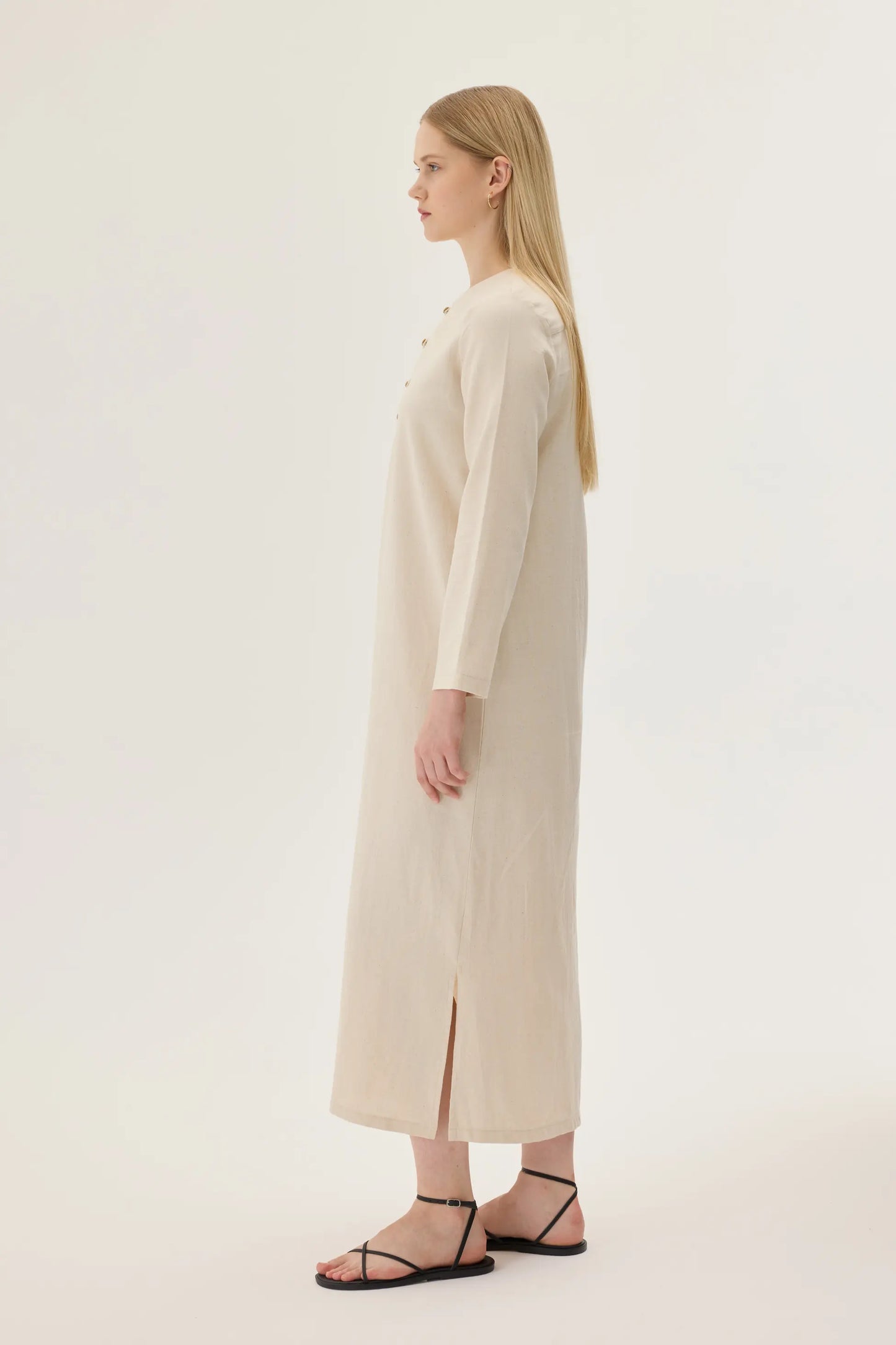 ROBE EN LIN BIOLOGIQUE À BOUTON BOISÉS - BLANC IVOIRE