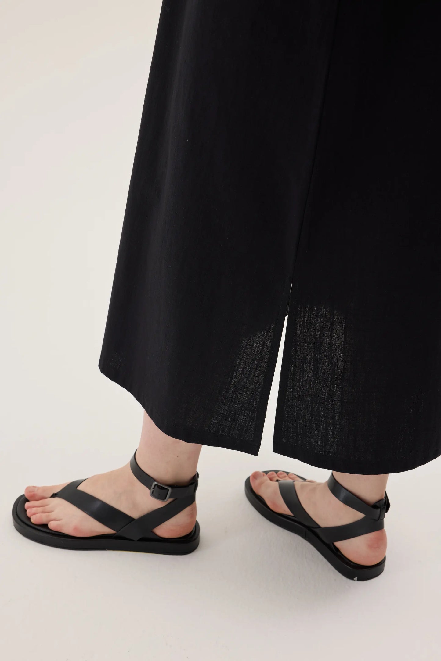 ROBE EN LIN À BOUTONS BOISÉS - NOIRE