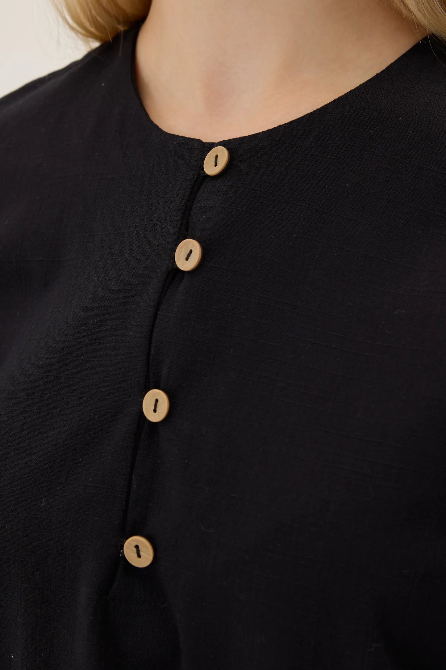 ROBE EN LIN À BOUTONS BOISÉS - NOIRE
